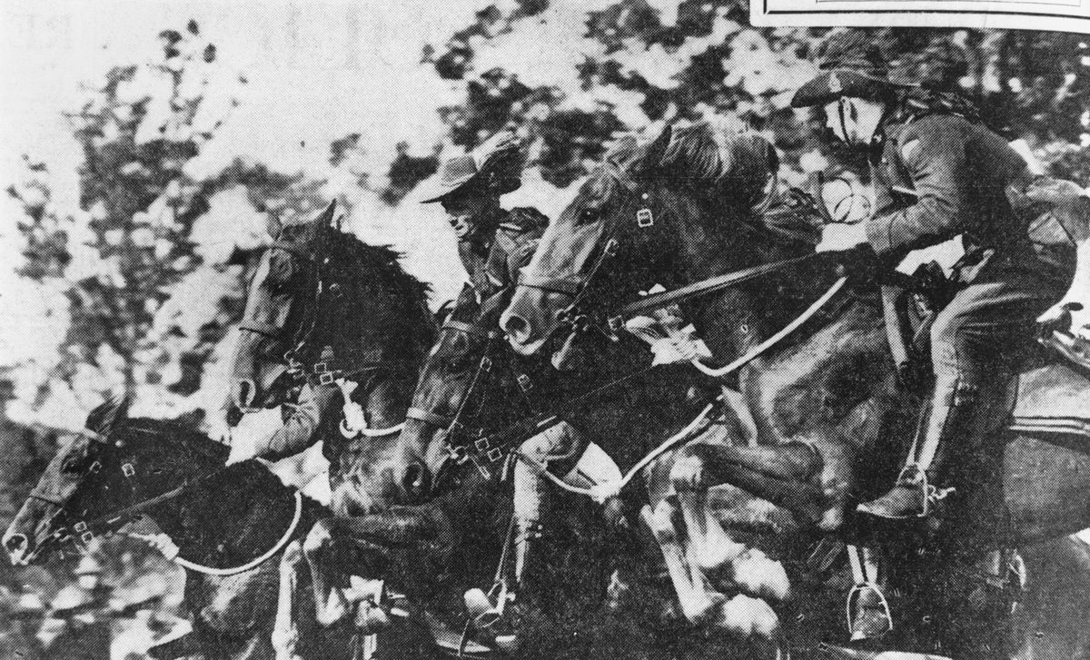 Light Horsemen participating in sports at the Chermside army camp, Brisbane, 1939
