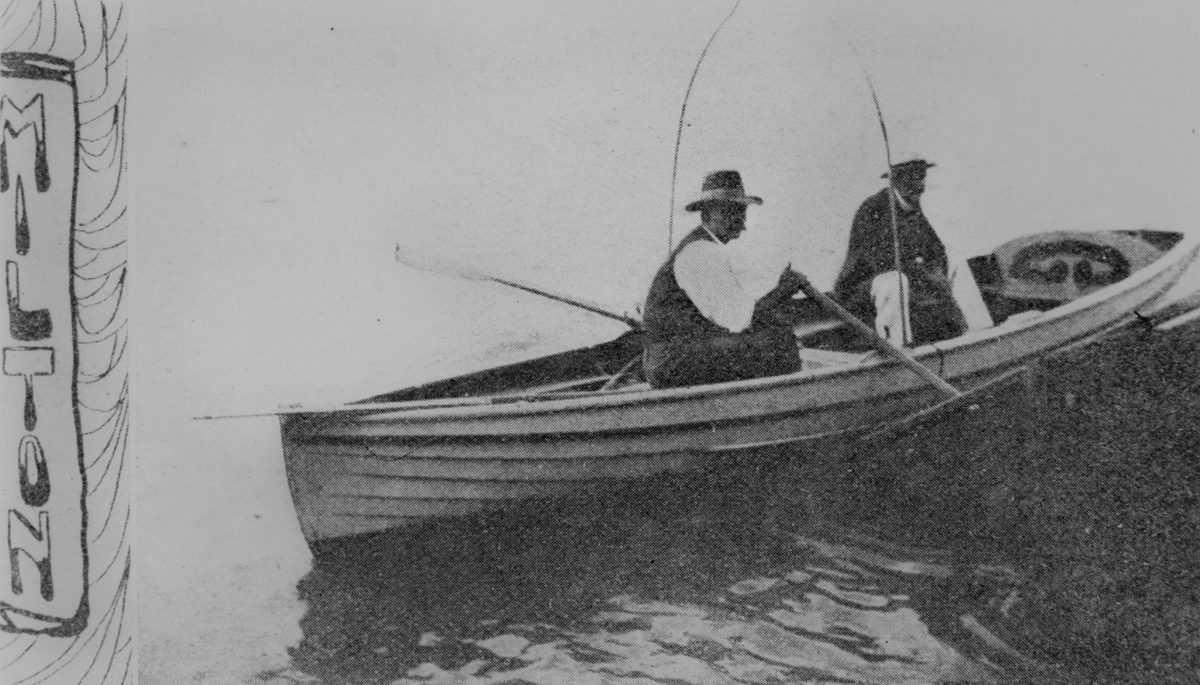 Milton ferryman with passenger, Brisbane River, Queensland, 1907