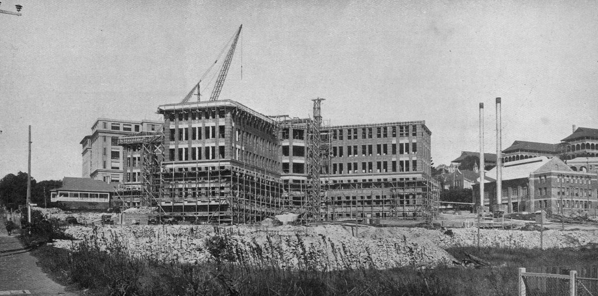 Brisbane Women's Hospital under construction