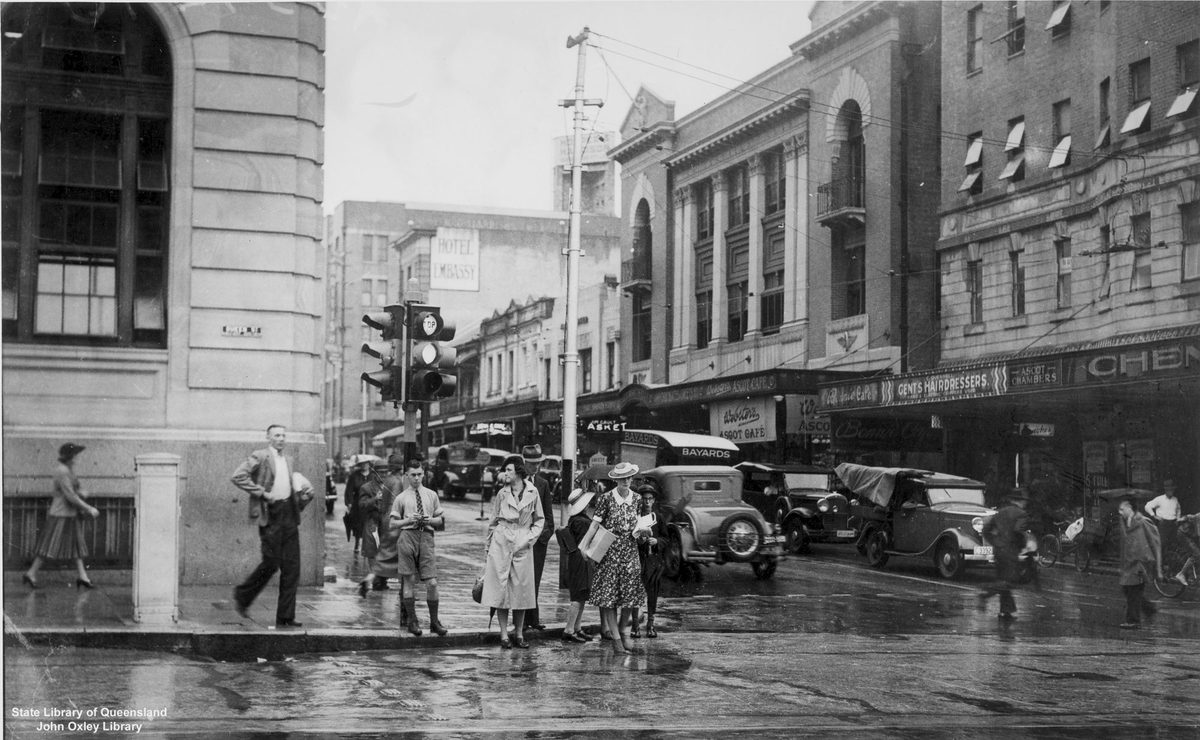 Intersection of Queen and Edward Streets, Brisbane, 1940
