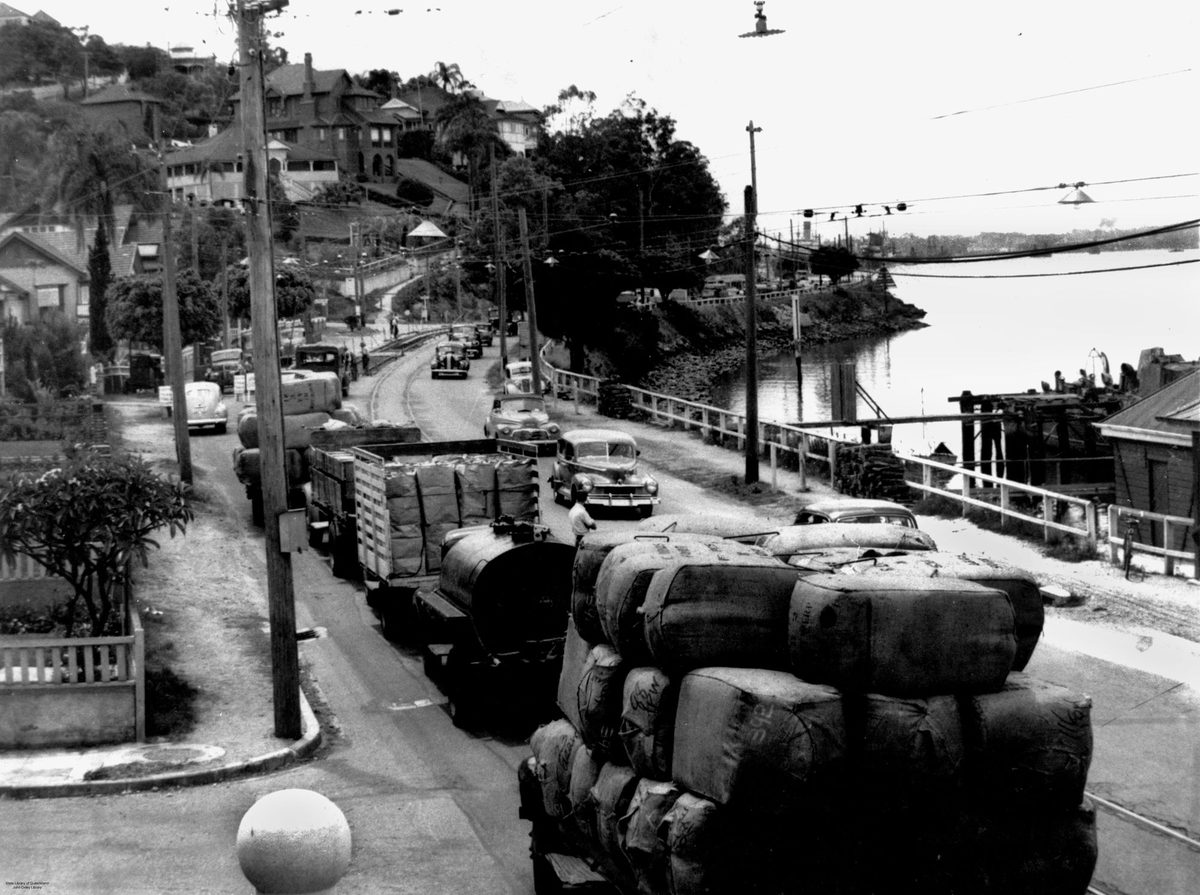 Traffic on Kingsford Smith Drive, Hamilton, Brisbane, 1949