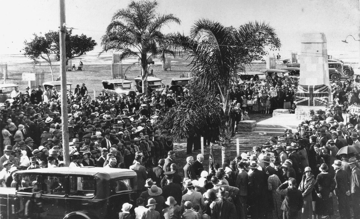 Opening of the Barnes Memorial Fountain at Wynnum, 1935
