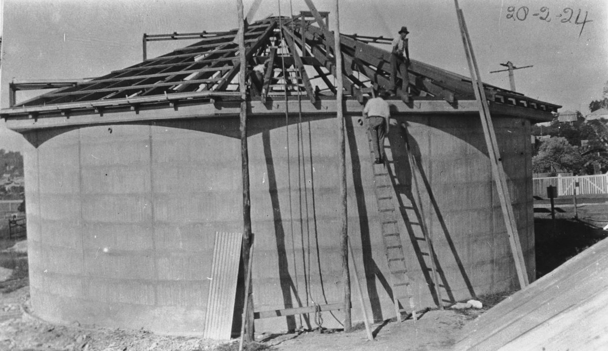 Construction of concrete tank at Northgate, 1924