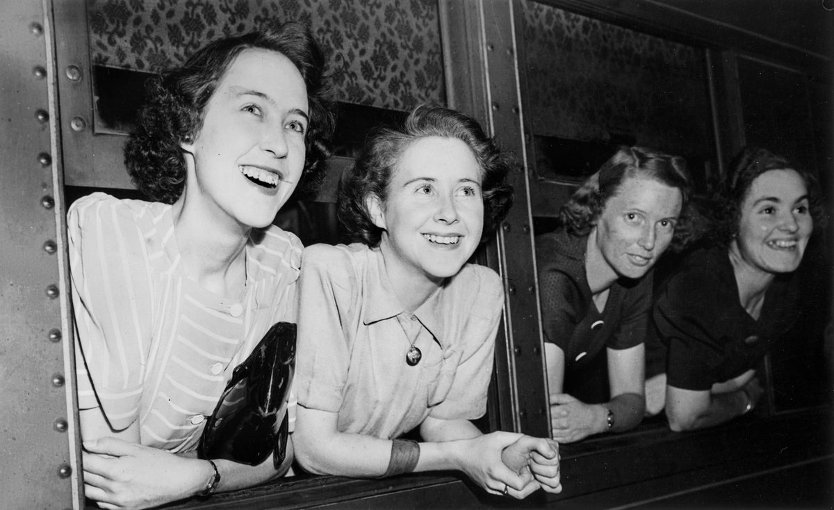 Girls enlisted in the Women's Australian Air Force leaving for camp, Brisbane October 1941