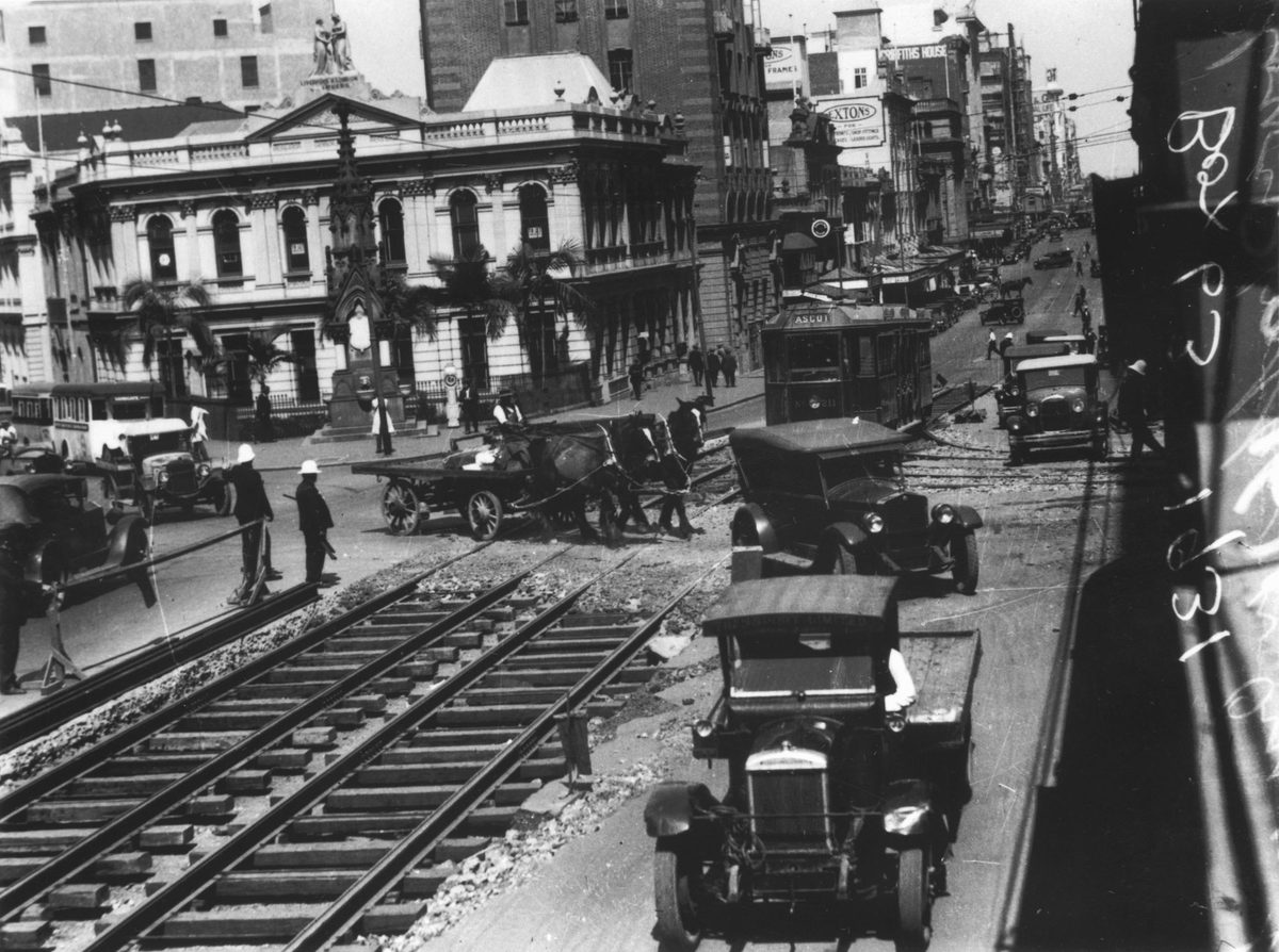 Early view of Queen Street, Brisbane, 1931