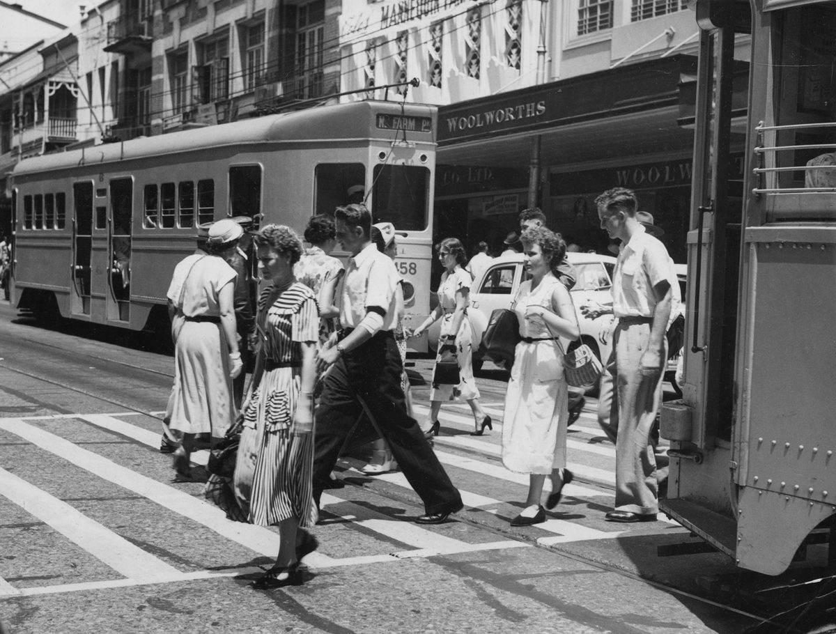 Street scene in Queen Street, between Edward and Albert Streets, Brisbane, 1952
