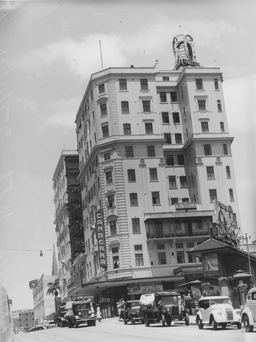 Canberra Hotel, Brisbane, 1941