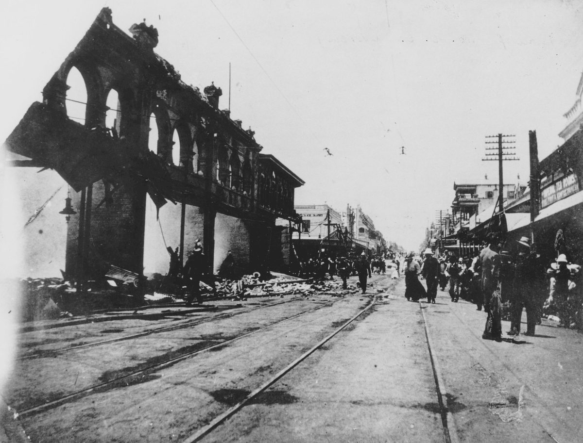 Brunswick Street, Fortitude Valley, after the disastrous fire in Overell's department store, 1904