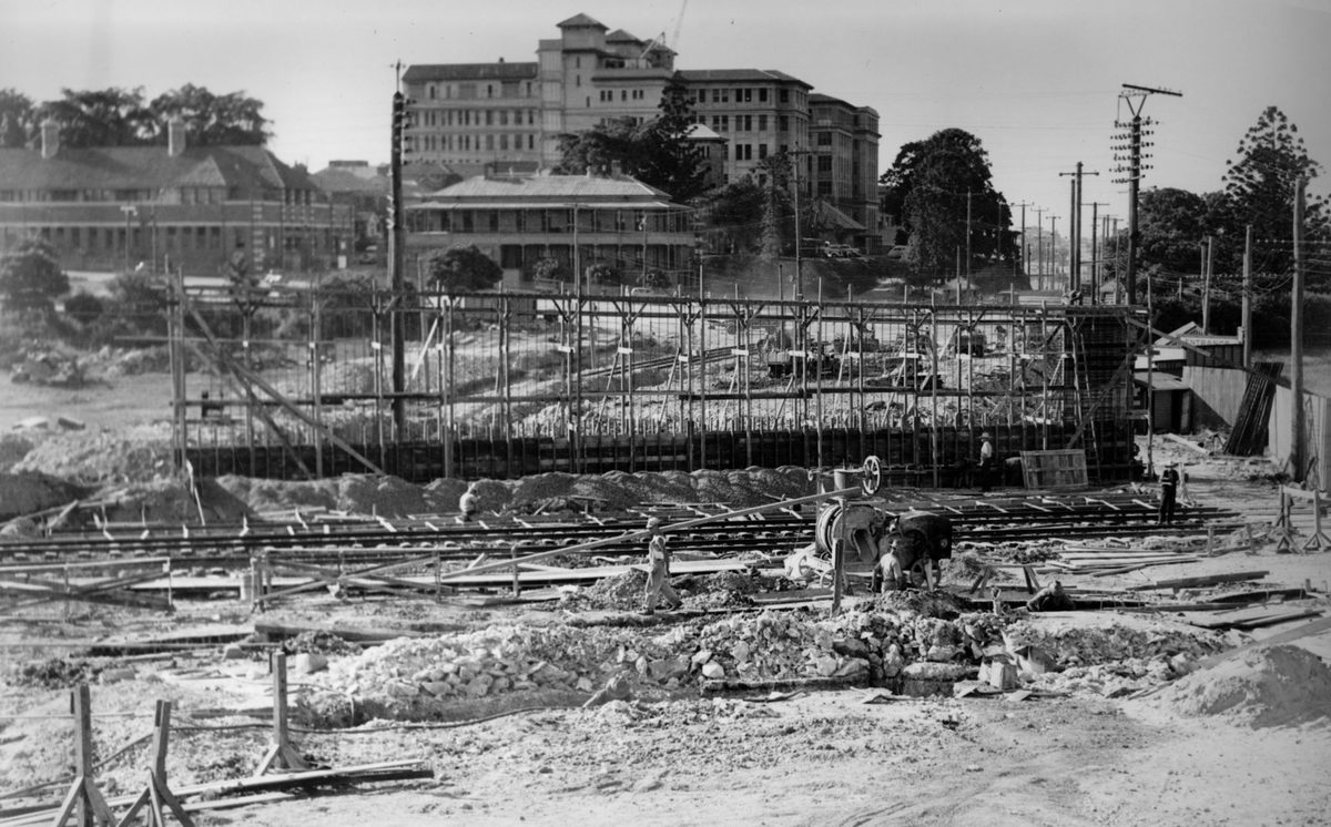 Construction at Bowen Bridge Road viaduct, Herston, Brisbane, 1940