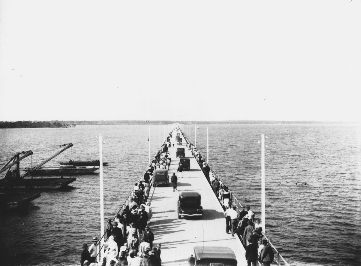 Hornibrook Highway viaduct on opening day, Redcliffe, 1935