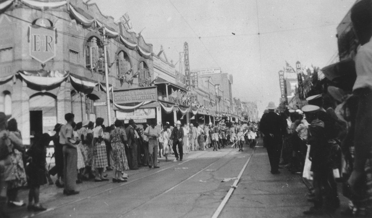 Procession for Queen Elizabeth II on George Street, Brisbane, 1954