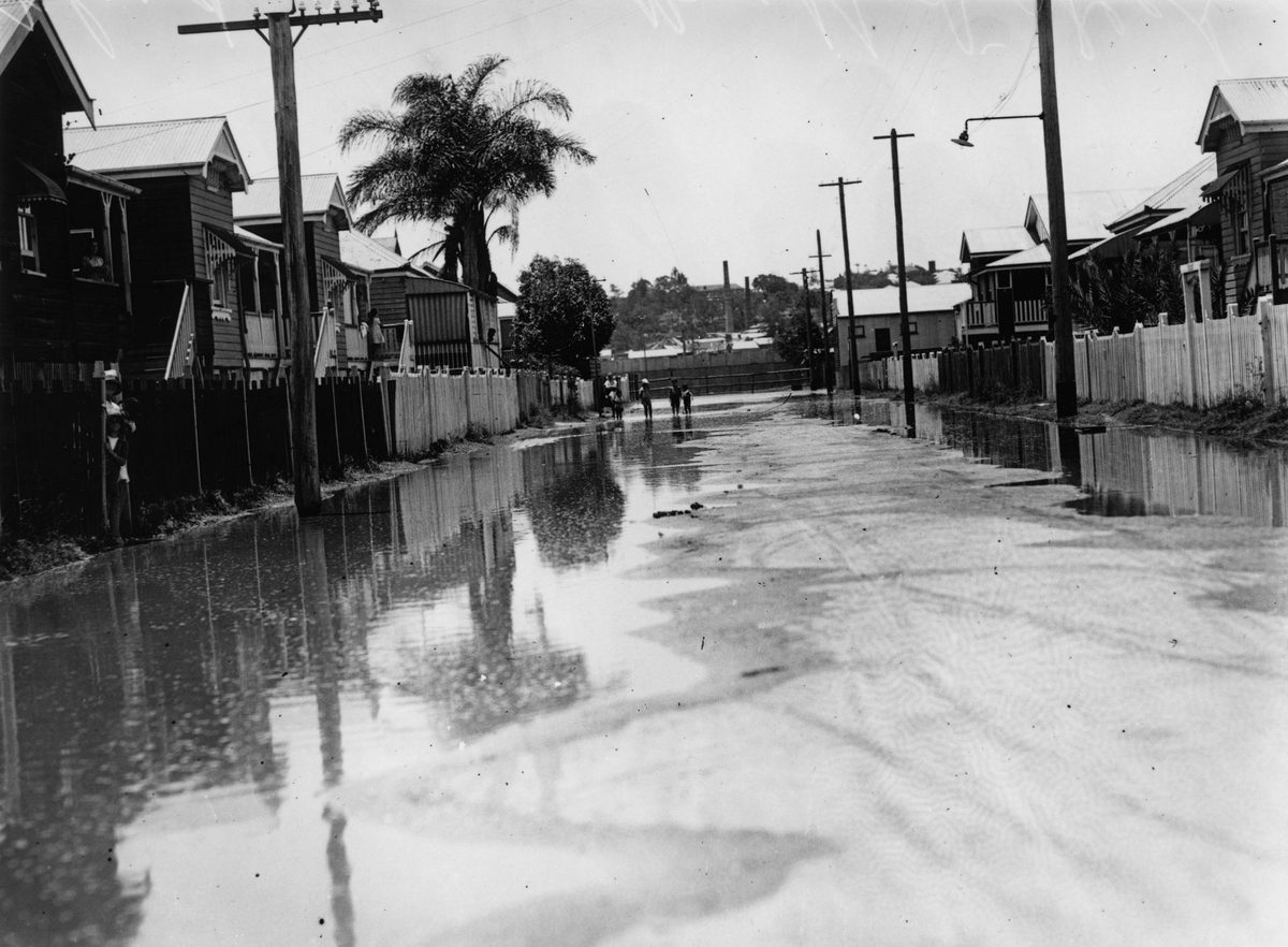Flood scene at Breakfast Creek in 1928