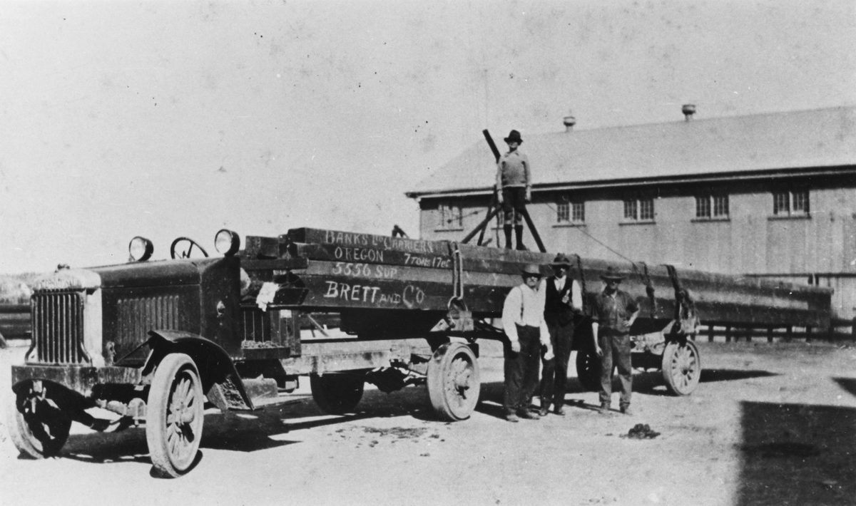 Truck loaded with timber at Mercantile Wharf, Brisbane, 1924