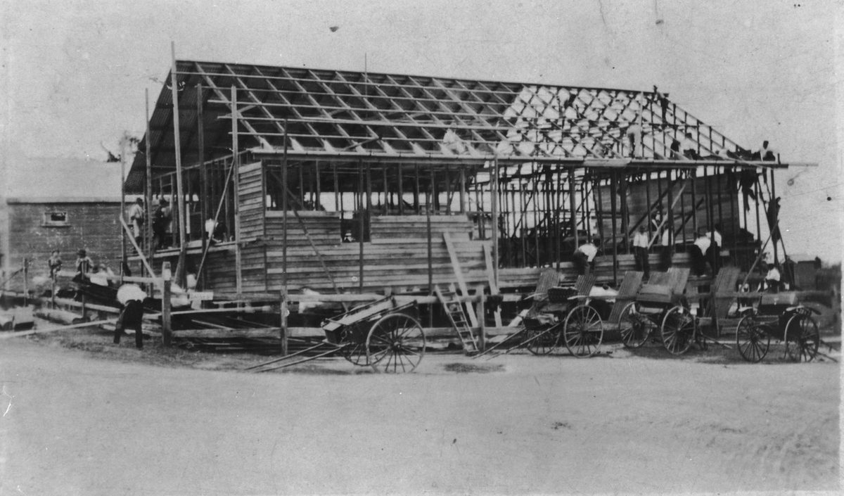 Building the Newmarket Progress Hall in 1915.
