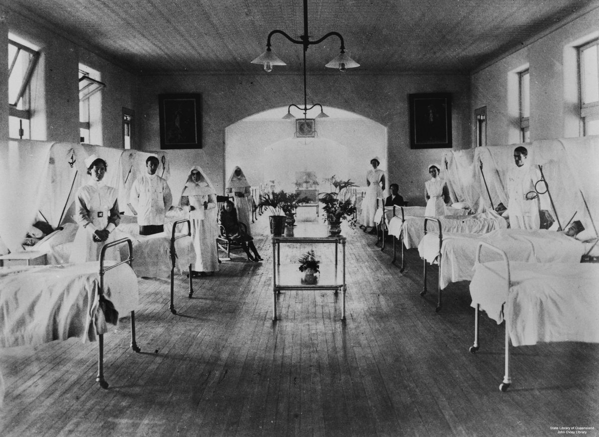 Interior of the Mater Misericordiae Hospital, Brisbane, 1914