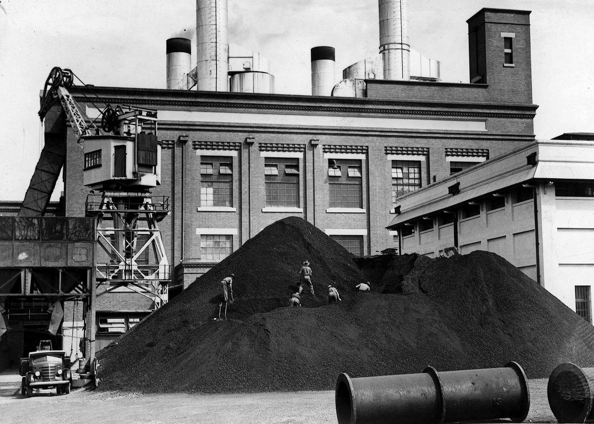 Electric light power house in New Farm, 1942
