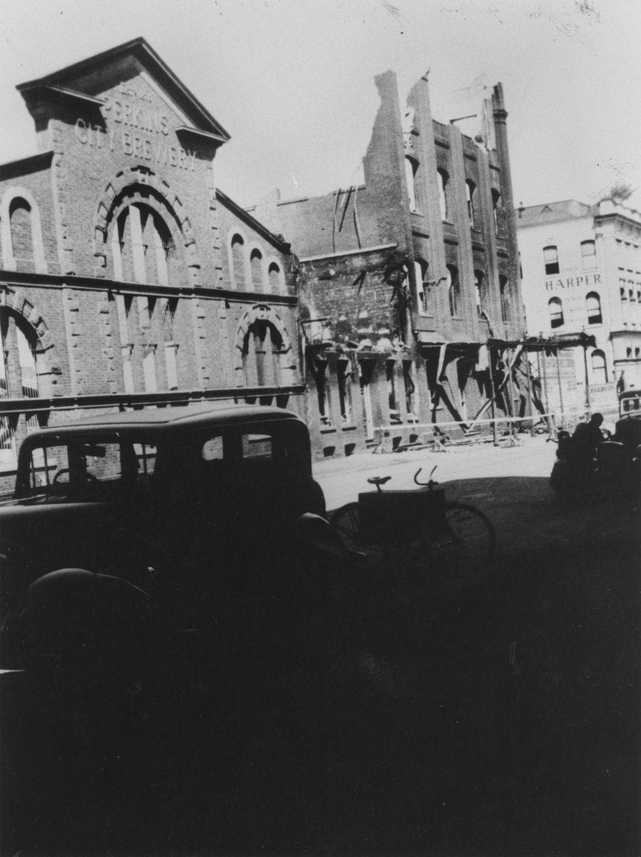 Fire damage to the City Brewery on Mary Street, Brisbane, 1937