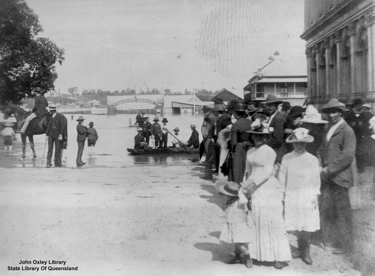 Flood scene at intersection Elizabeth Street and Creek Street, Brisbane