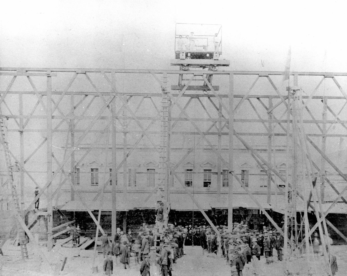 Crowd gathered for the laying of the foundation stone at Queensland National Bank, Brisbane, 1881