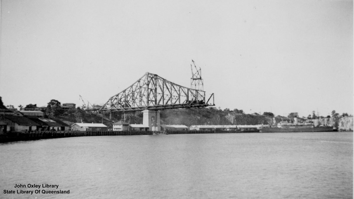 Story Bridge during construction, Brisbane, 1938
