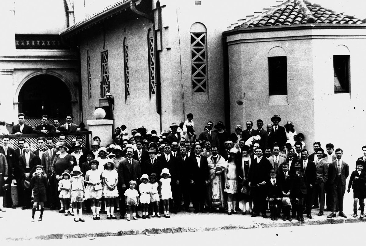 Congregation of St George's Greek Orthodox Church in Charlotte Street, Brisbane in 1929