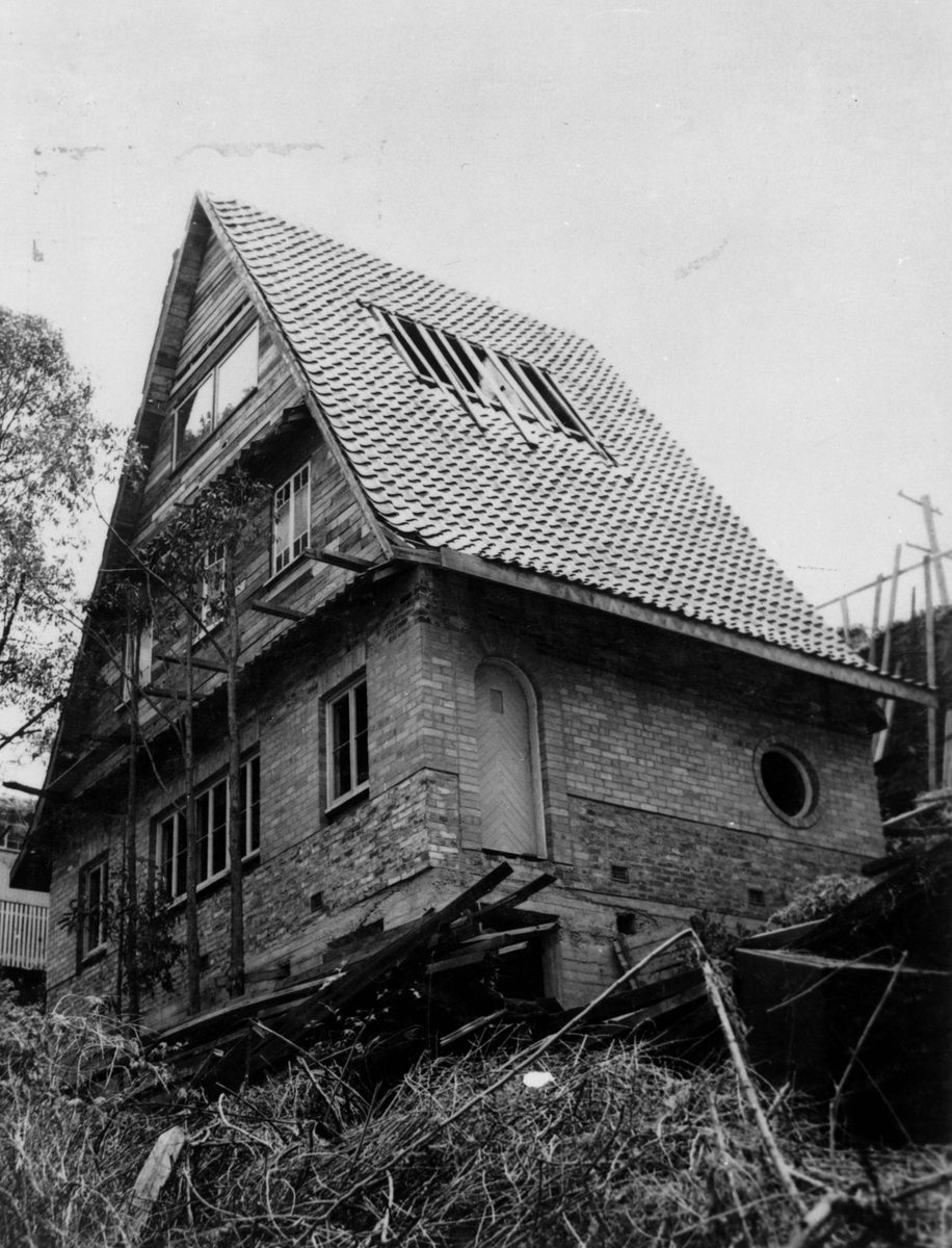 G. Meek's house in 24 McGregor Terrace, Bardon