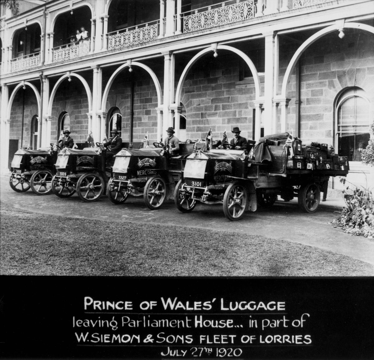 Prince of Wales' luggage leaving Parliament House, Brisbane, July 1920