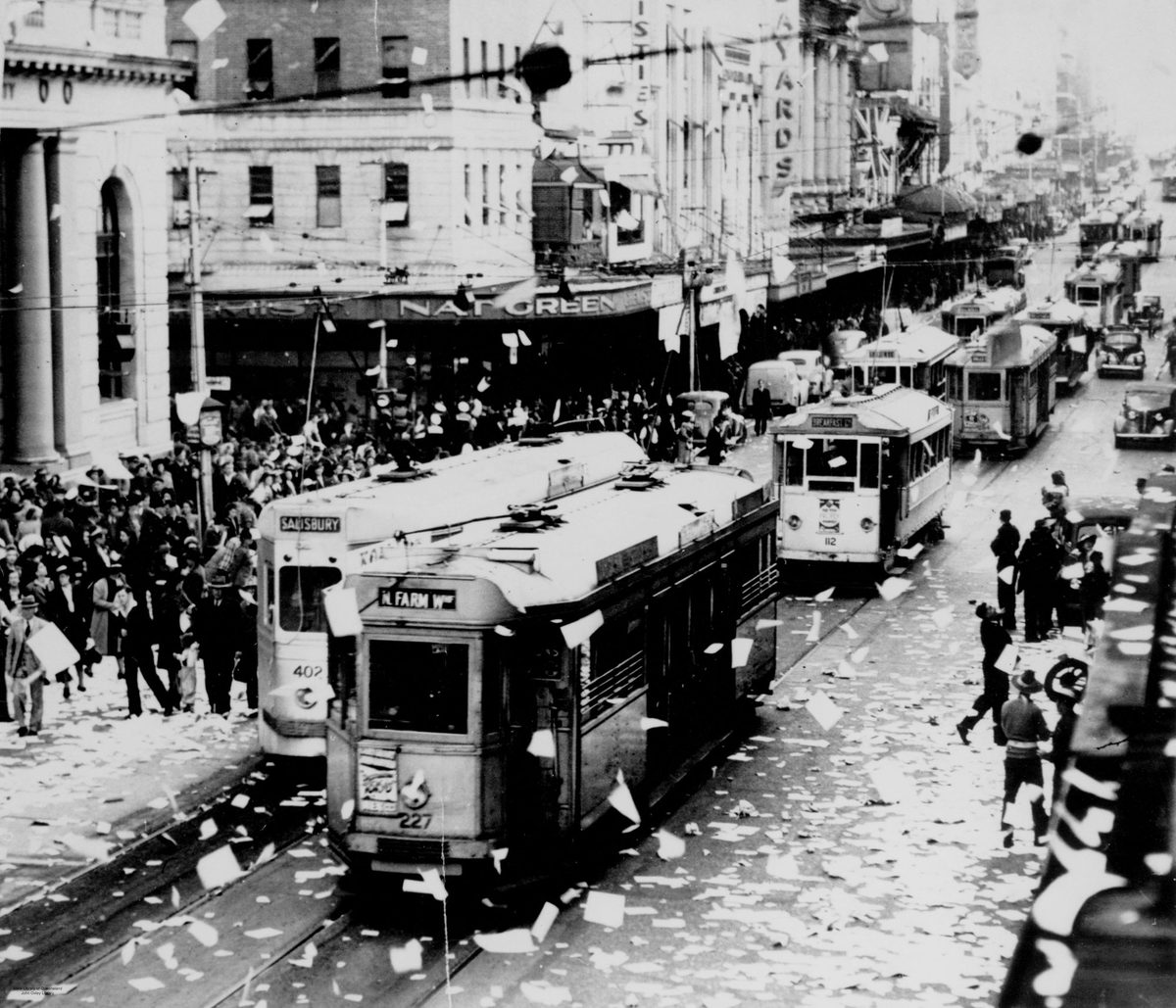 Peace celebrations, Queen Street, Brisbane, 1945