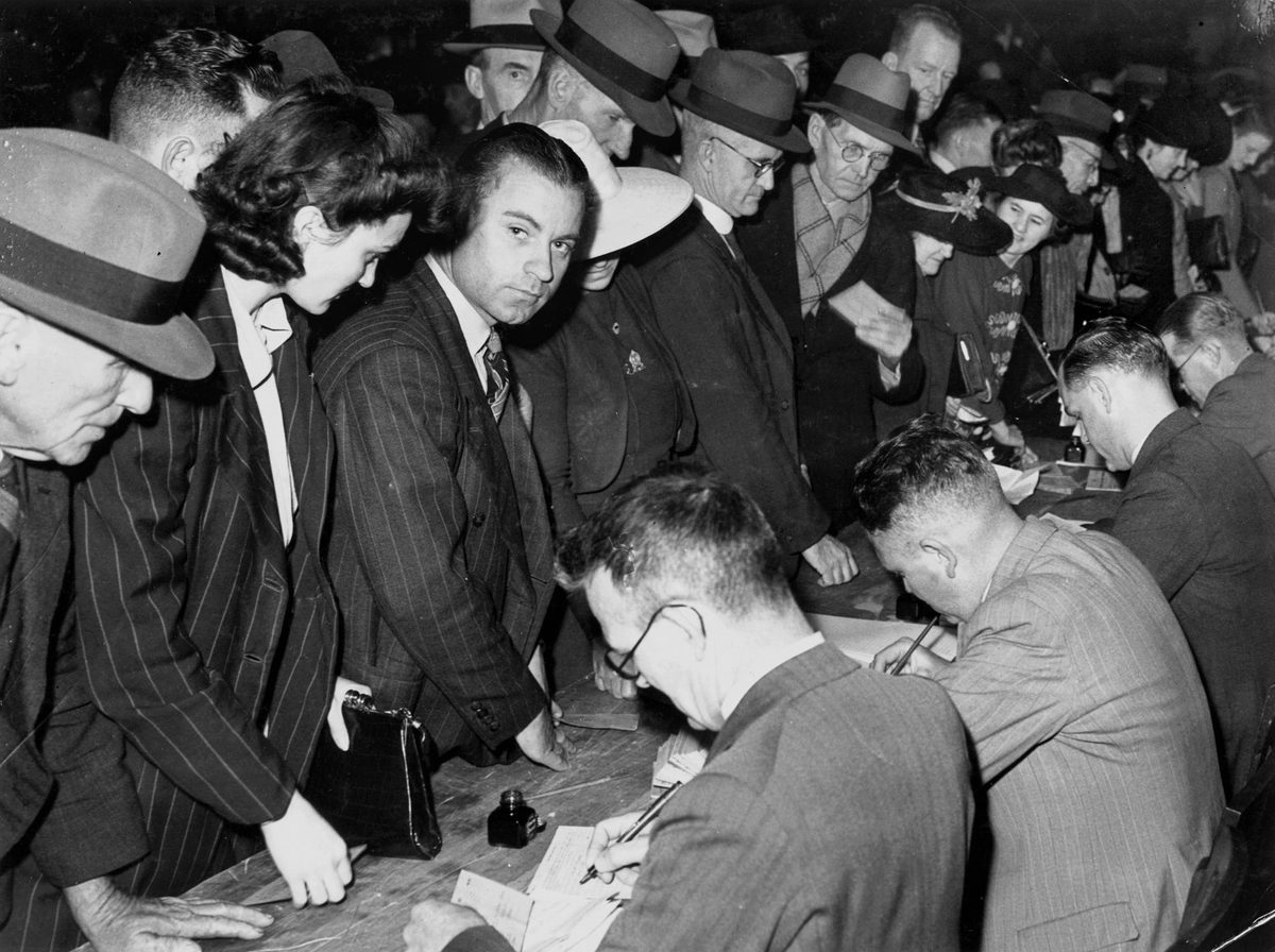 Queues for clothing rations tickets, Brisbane, June 1942
