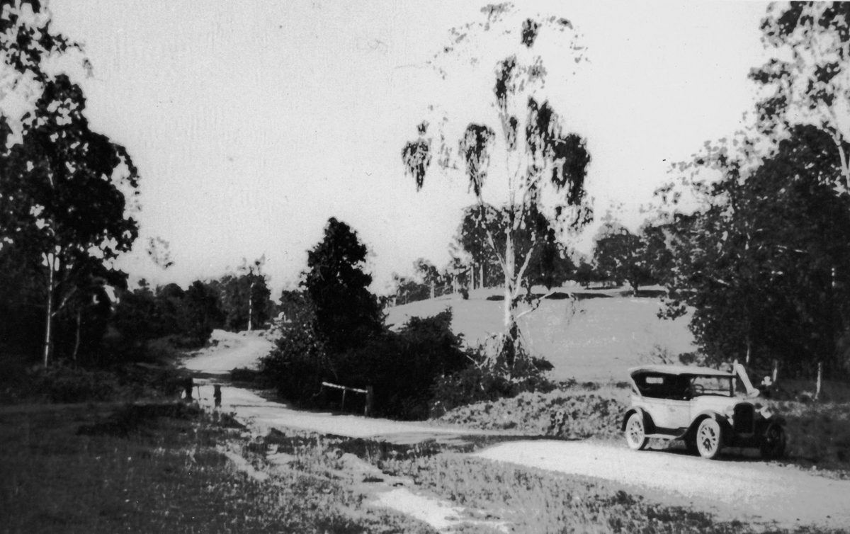Gold Creek Road, Brookfield, in 1932