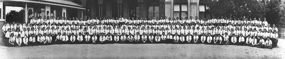 Group photograph of Brisbane Girls Grammar School students, 1933