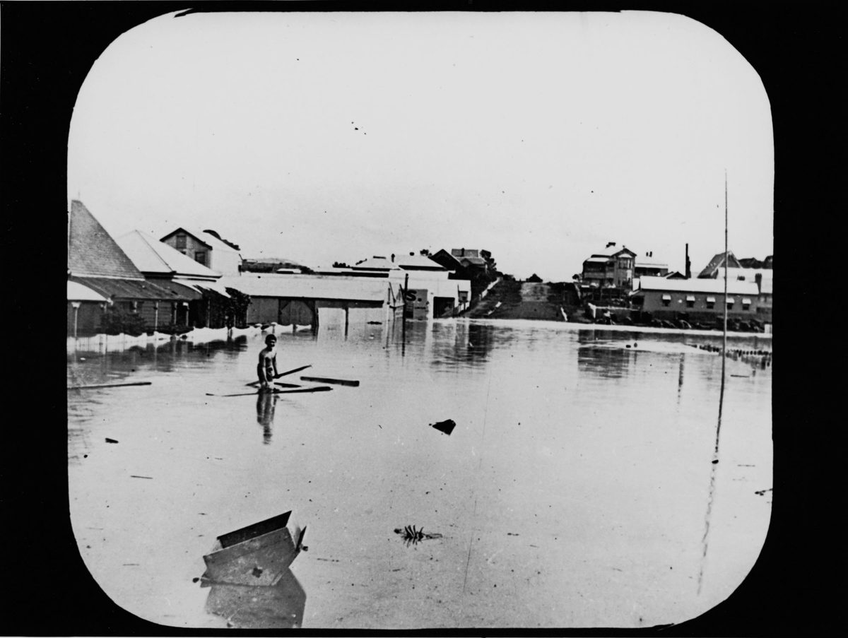 Floodwaters in Manning Street, South Brisbane, 1893