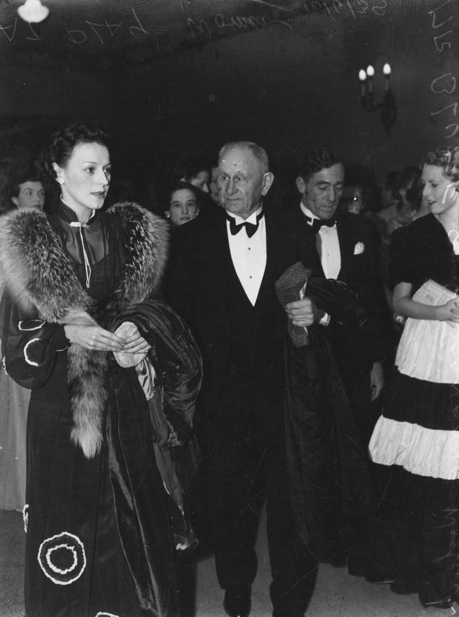 Premiere of Clare Booth's The Women at His Majesty's Theatre, Brisbane, 1939