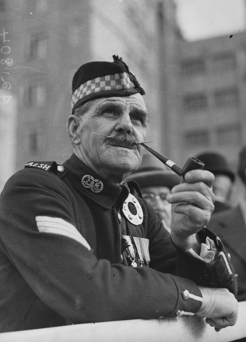Ex-Sergeant A. P. Gordon at the Anzac Day service, Brisbane, 1937