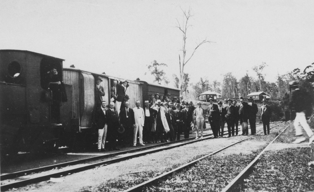 Members of the Brisbane Produce Merchants Association at the annual outing, 1924