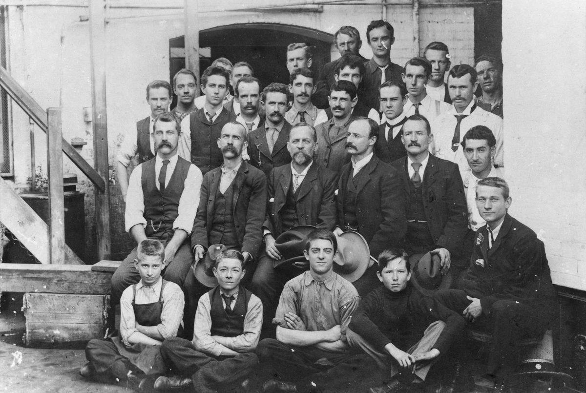 Brisbane Electric Supply Co. staff, 1904