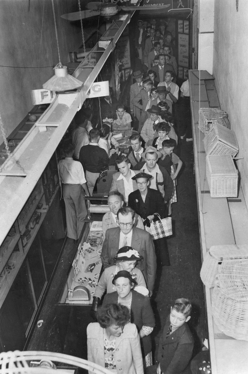 Queue for Rugby League Test tickets, 1954
