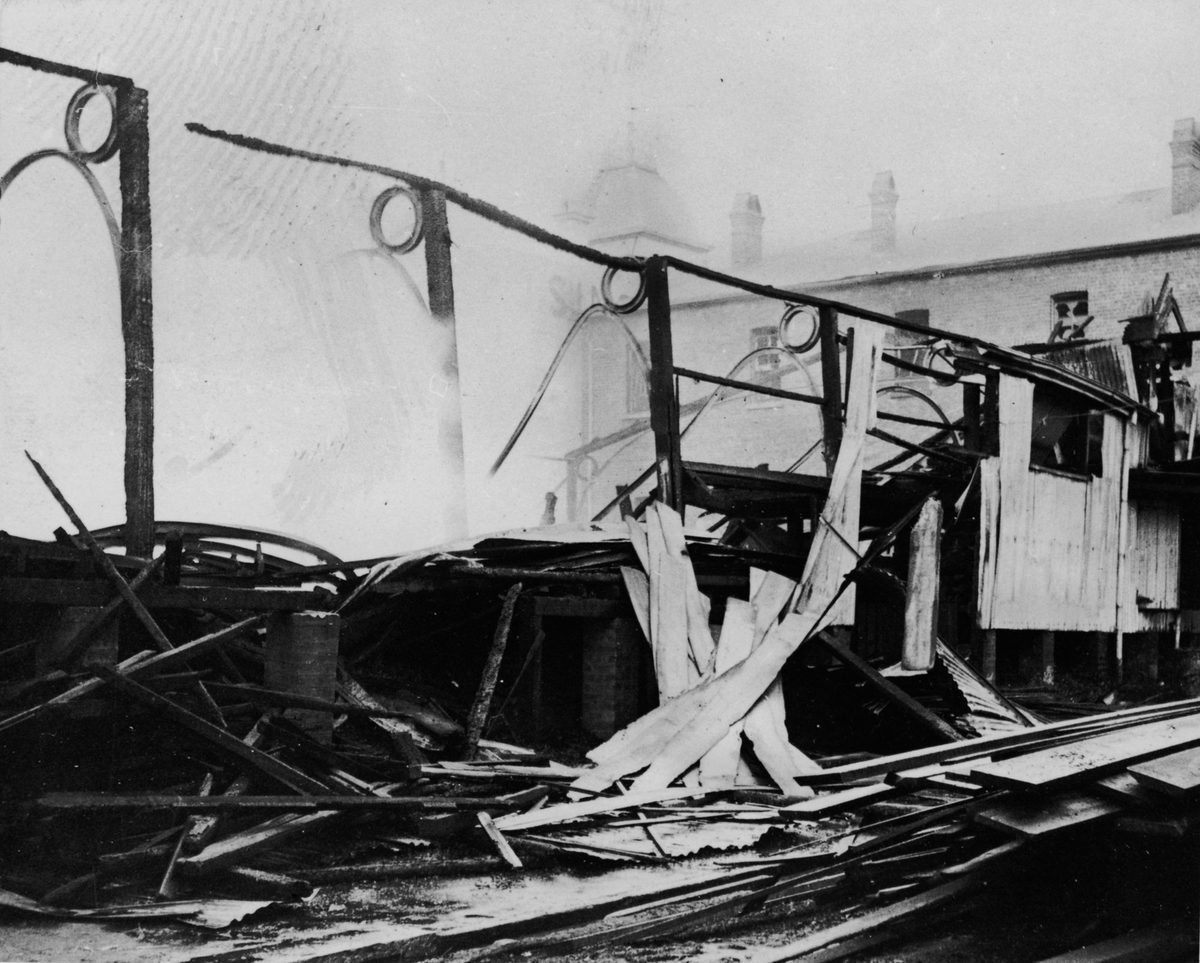 Fire on the Hancock and Gore site in Stanley Street, South Brisbane, 1905