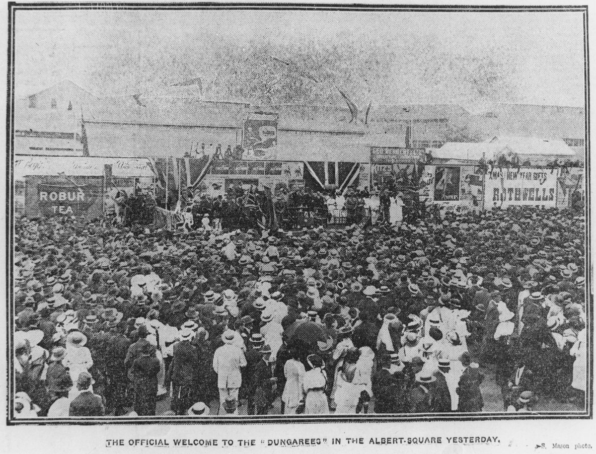 Official welcome to the Dungarees in Albert Square, Brisbane, Queensland, 1915
