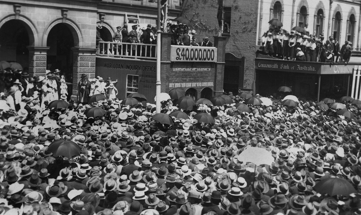 Large crowd being addressed from the roof of the War Loan Inquiry Office, at the General Post Office, Brisbane, 1918