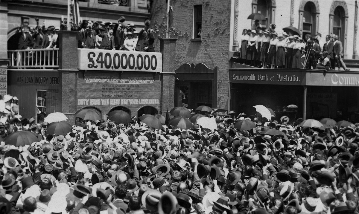 Large crowd being addressed from the roof of the War Loan Inquiry Office, at the General Post Office, Brisbane, 1918