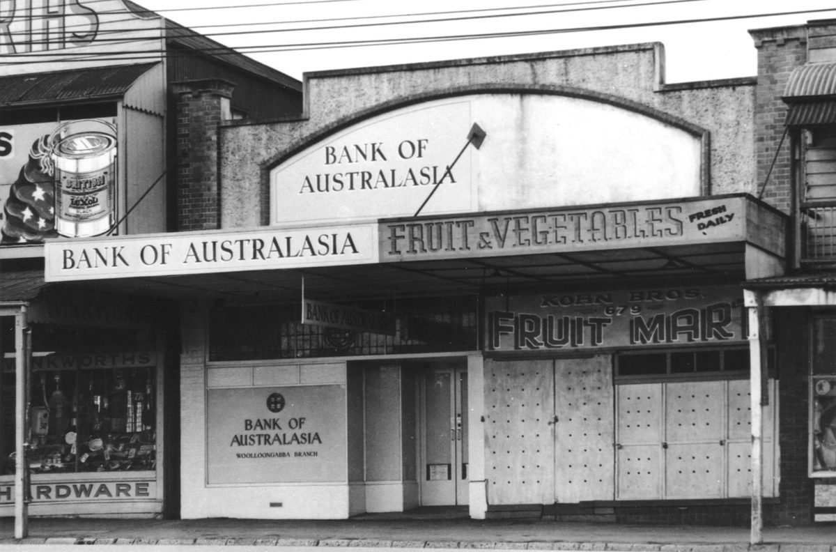 Bank of Australasia next to fruit & vegetable shop in Woolloongabba, 1987