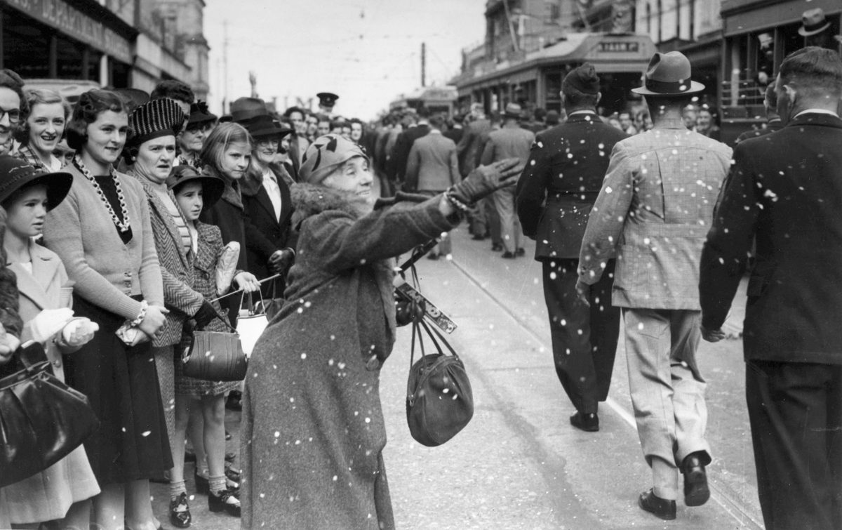 RAAF recruits marching in Queen Street, Brisbane, 1940
