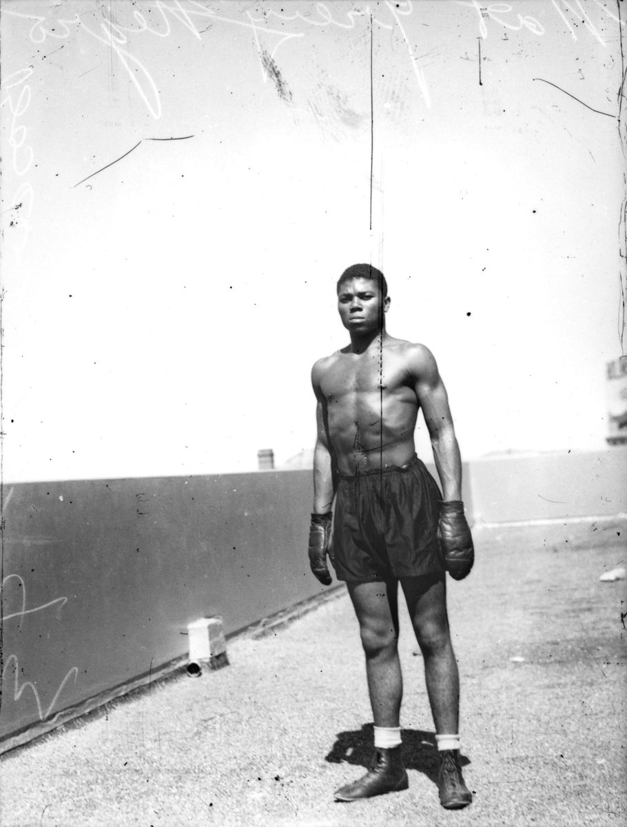 Nat Grey, U.S. boxer, Brisbane, 1943