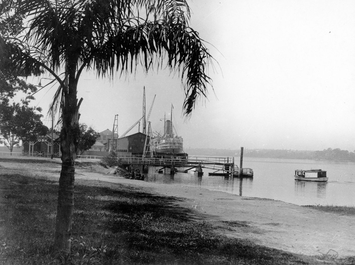 Ship docked at a wharf at Hamilton, Brisbane, 1934