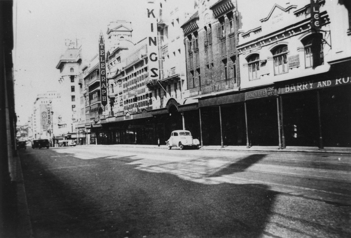 Sunday morning in Queen Street, Brisbane, 1937