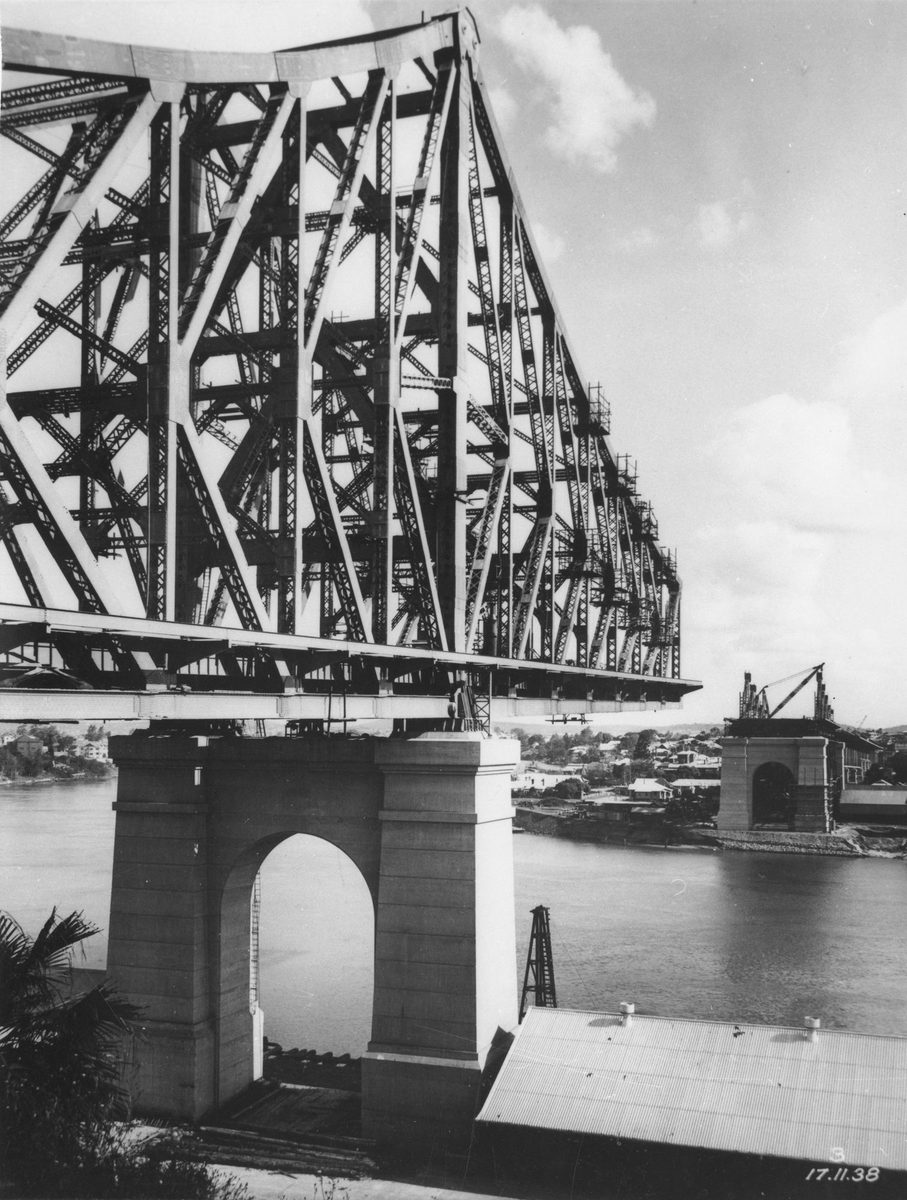 Construction of the Story Bridge, Brisbane, 1938