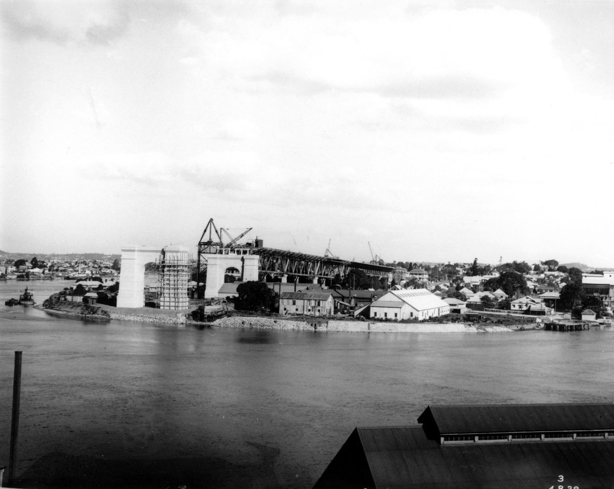 Kangaroo Point during construction of the Story Bridge, Brisbane, 1938