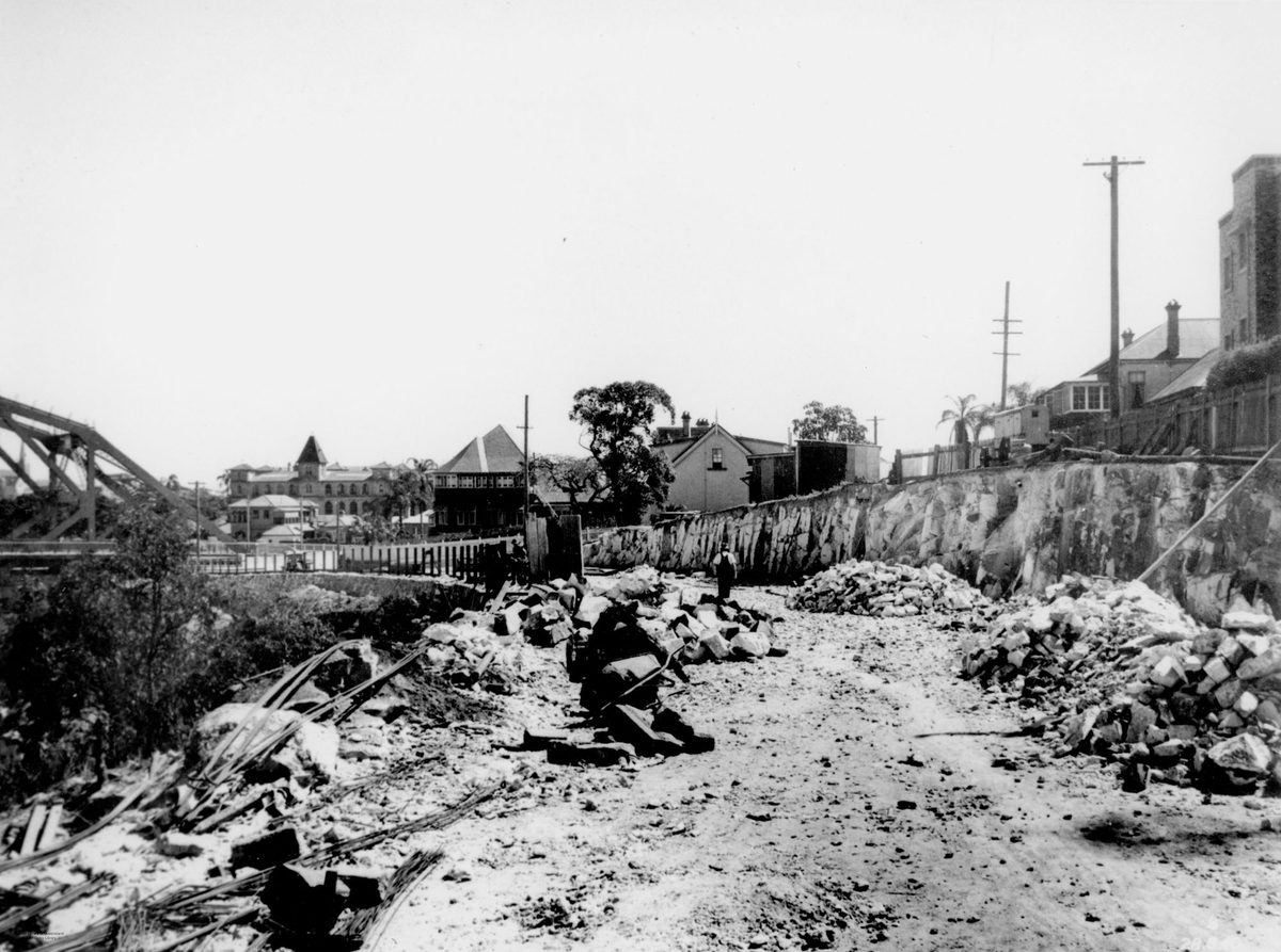 Roadwork on Bowen Terrace, New Farm, Brisbane 1940