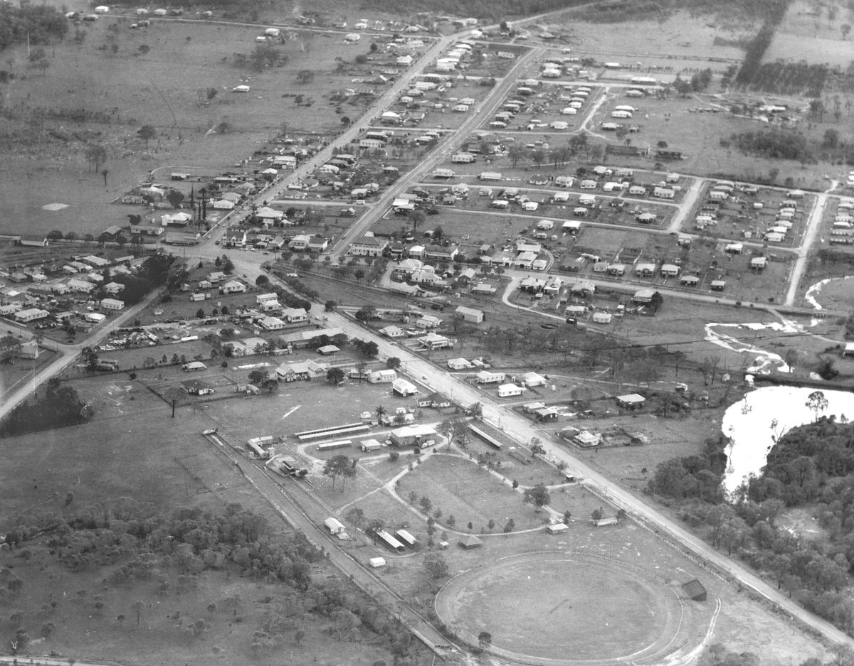 Aerial view of Beenleigh, 1954